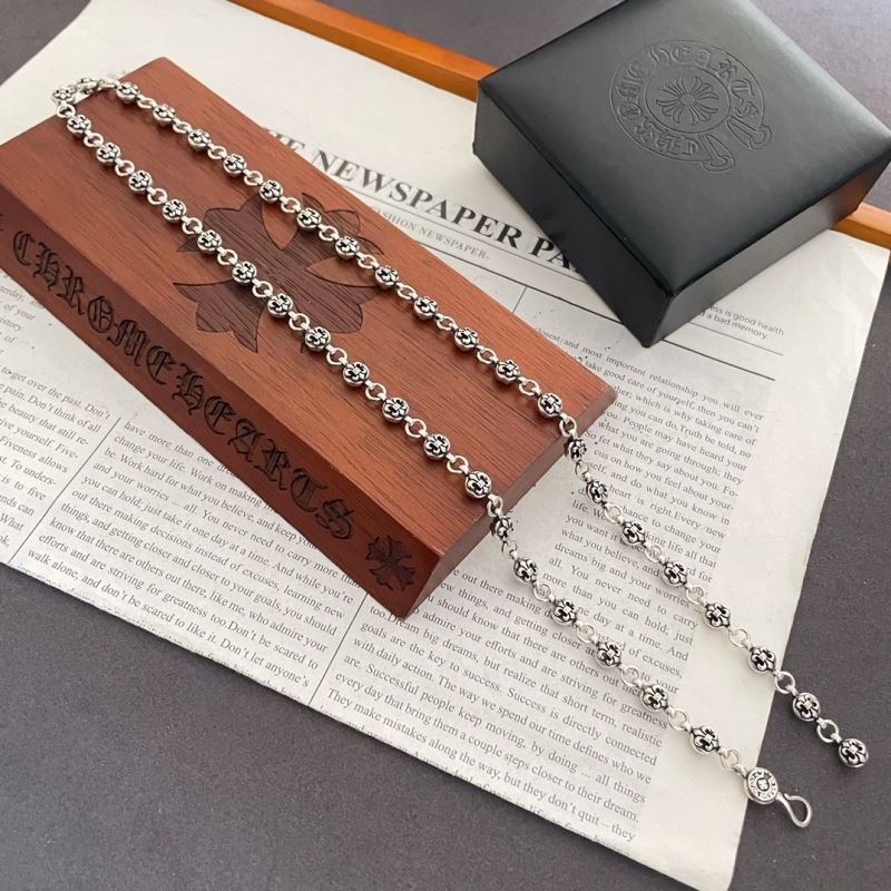 Ch**me He**ts necklaces